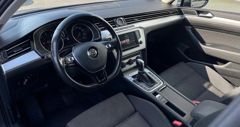 Volkswagen Passat cena 45900 przebieg: 243000, rok produkcji 2015 z Rybnik małe 379